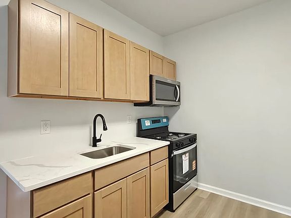 5th image of 5415 Media St