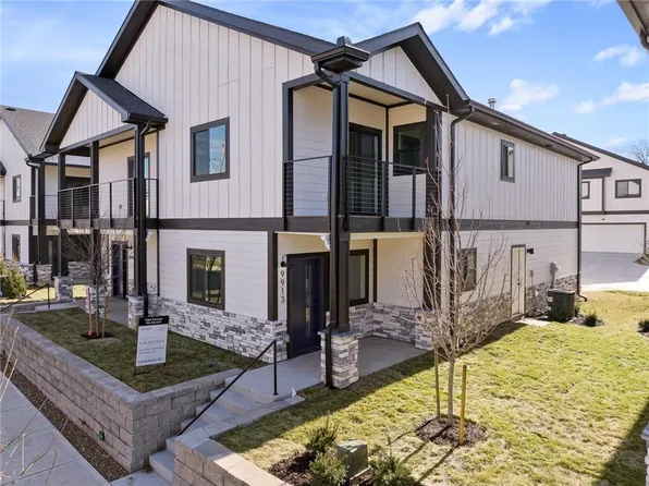 8809 Cortez St, Overland Park, KS 66212