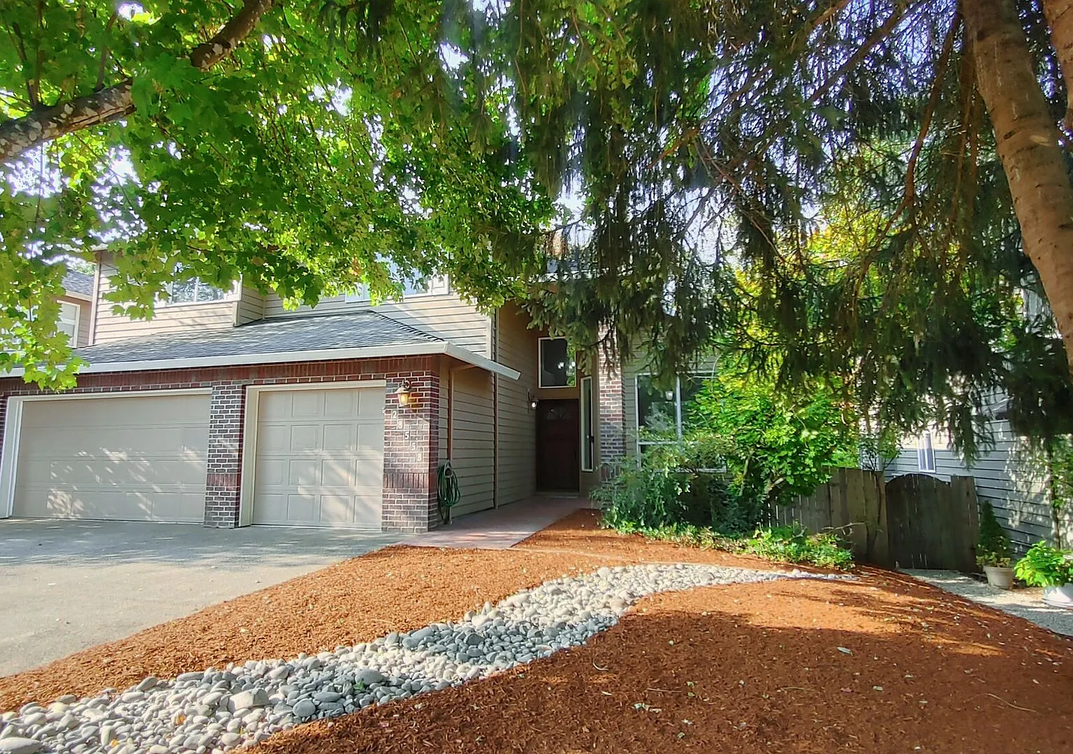 *Coming Soon!* This Tastefully Updated 5 Bedroom Home Located in the Sought After Landover Neighb... — Photo 3