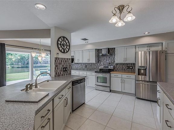 4th image of 410 Palmdale Dr