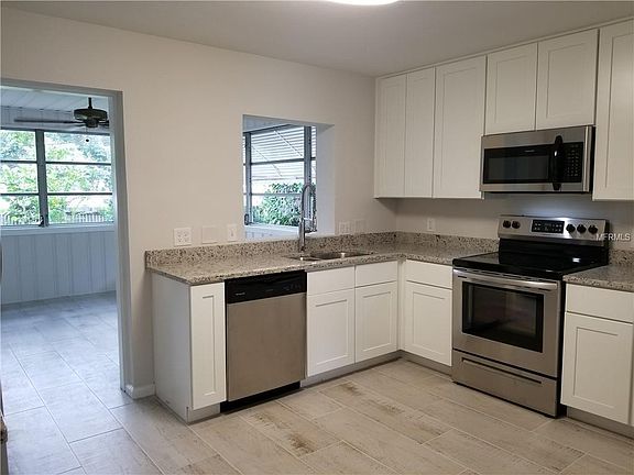5th image of 3167 9th Ave N