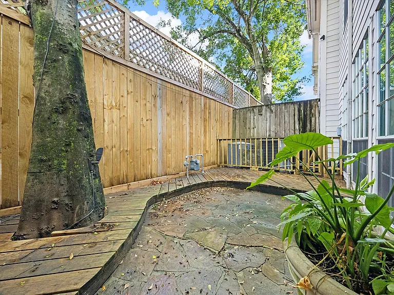 4443 Castle Court Pl — Photo 24