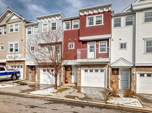21 W Tucker Cir, Okotoks, AB T1S 2J6