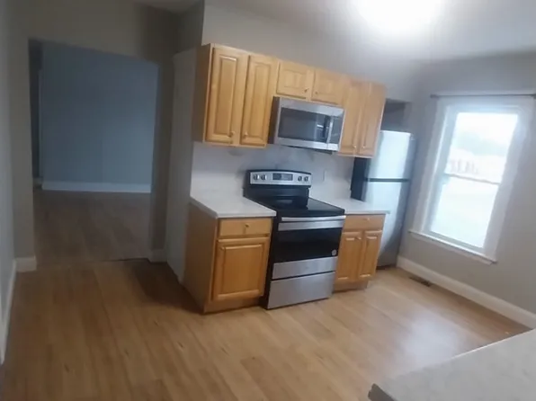 328 Chandler St APT 1, Worcester, MA 01602