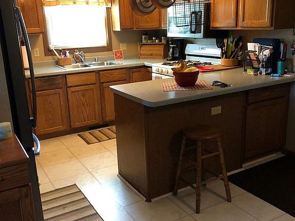 2nd image of 810 Donna Ave