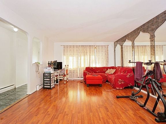5th image of 7211 Bergen Ct