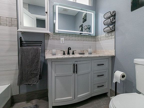 4th image of 4421 Alta Dr