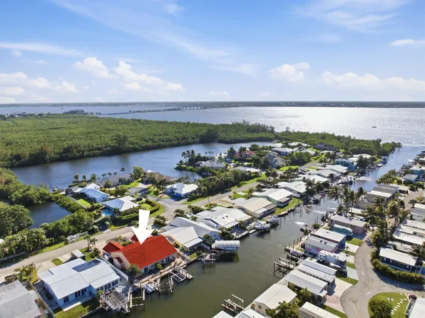 60 AQUA RA Drive, Jensen Beach, FL 34957