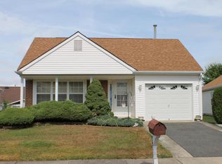95 Canterbury Ln, Toms River, NJ 08757