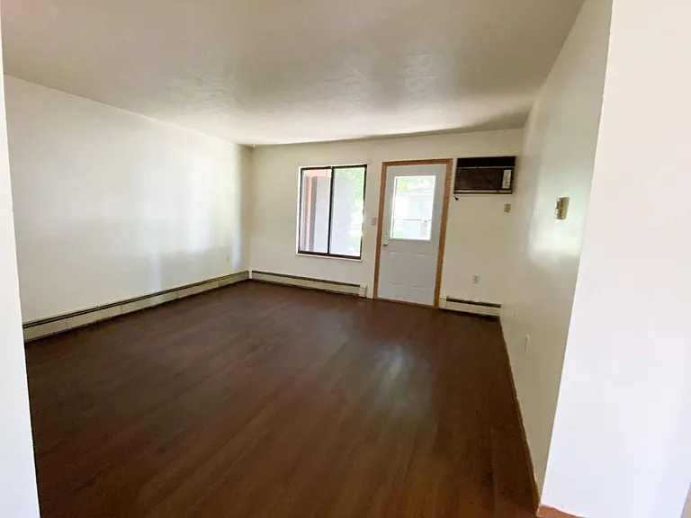 Southside Apartments — Photo 17