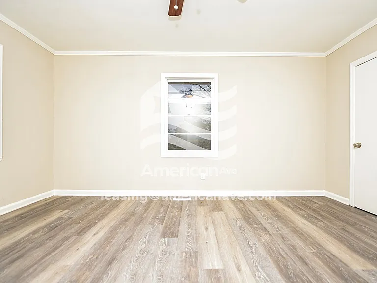 1529168_009_wm_-_bedroom_13458880.jpg