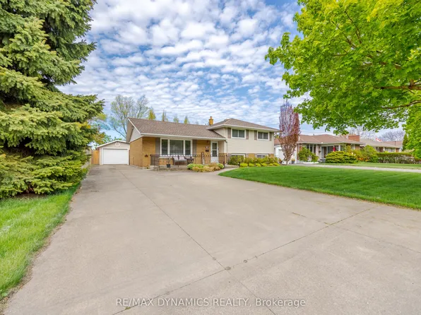87 Rochelle Dr, Saint Catharines, ON L2M 6Y7