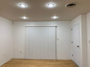 911 N Oaks Blvd, North Brunswick, NJ 08902