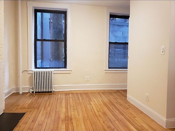 4th image of 149 W 4th St APT 2E