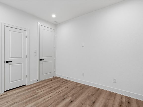 4th image of 4336 Cosby St