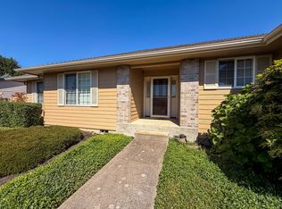 364 SE Davis Ct, Dallas, OR 97338