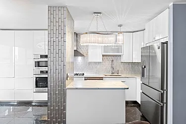 Sold by Thomas Lipovetsky, LREB