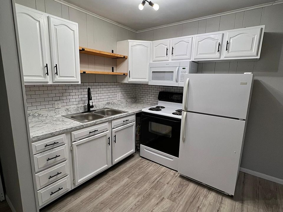1st image of 15 Sunrise Ln #15