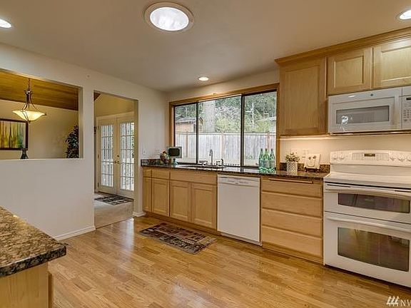 3rd image of 15426 SE 18th St