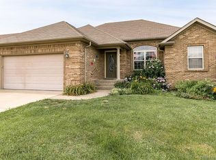 4216 Lakeside Dr, Sellersburg, IN 47172