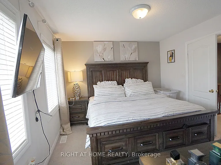 15 Magdalene Cres — Photo 23