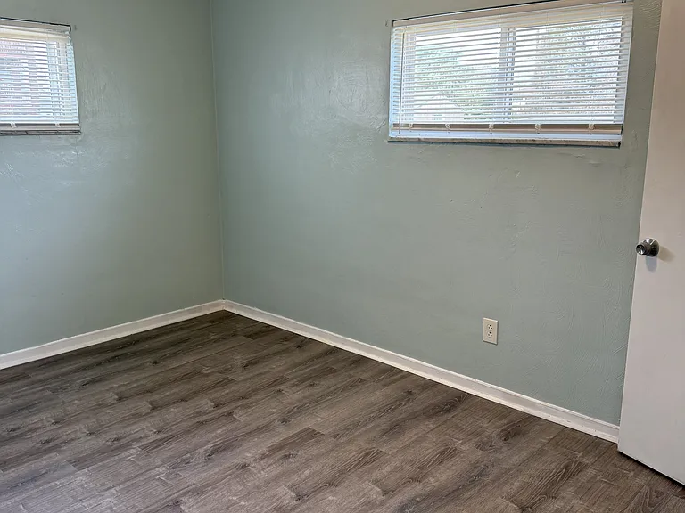 1310 Pirl St — Photo 13
