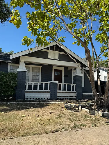 3018 Hunter St Photo 1