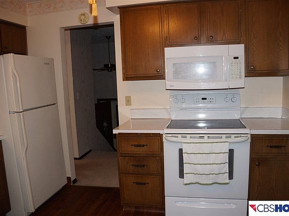 5th image of 1004 Somerset Dr