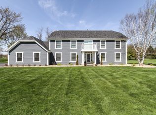 25950 N Roberts Ct, Barrington, IL 60010