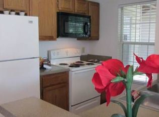 3520 Sugar Crest Dr APT B, Florissant, MO 63033