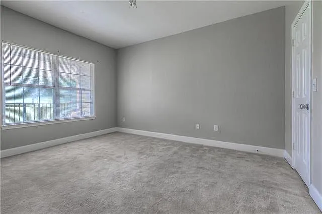 11610 Tomahawk Creek Pkwy — Photo 22