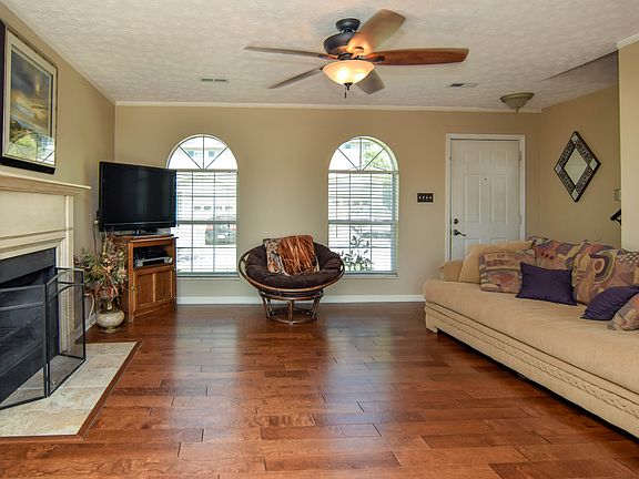 3rd image of 808 Olde Pioneer Trl APT 200