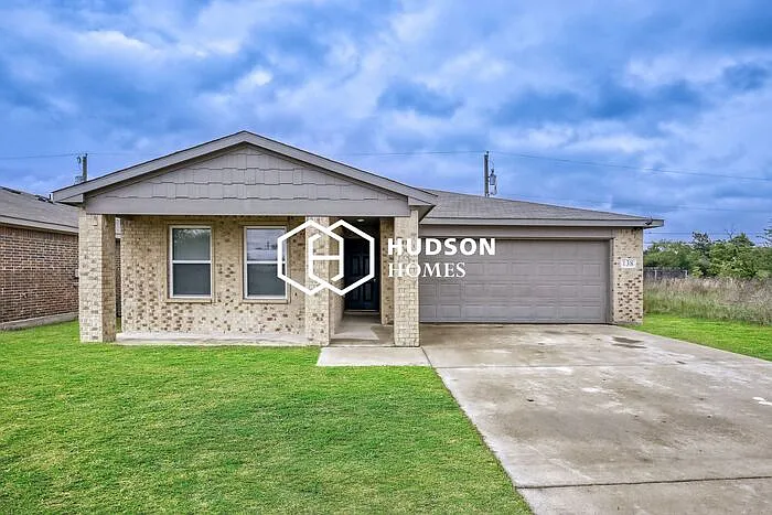 138 Loon Bay Dr — Photo 1