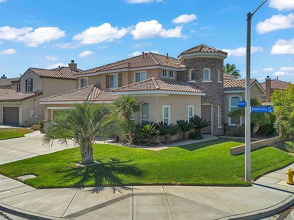 4th image of 39339 Desert Lilly Ct