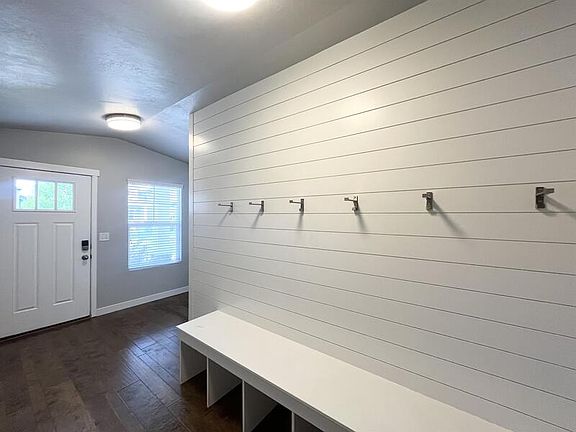 3rd image of 621 W Koins Way