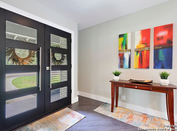 5th image of 8610 Oak Ledge Dr