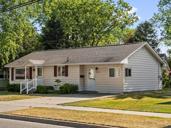 609 S Court Ave, Gaylord, MI 49735