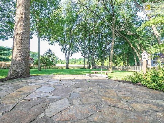 3rd image of 1148 White Oak Ln
