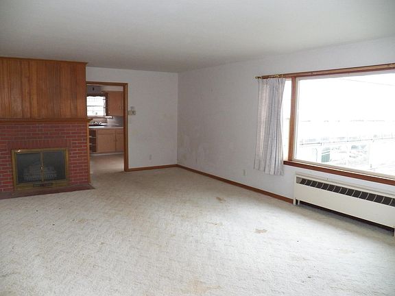 Great room/fireplace