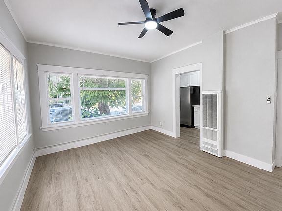 2nd image of 326 W 5th St APT 1