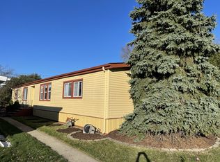 228 Blackthorn Rd, Matteson, IL 60443