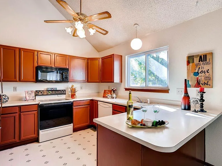 12667 Green Cir — Photo 4