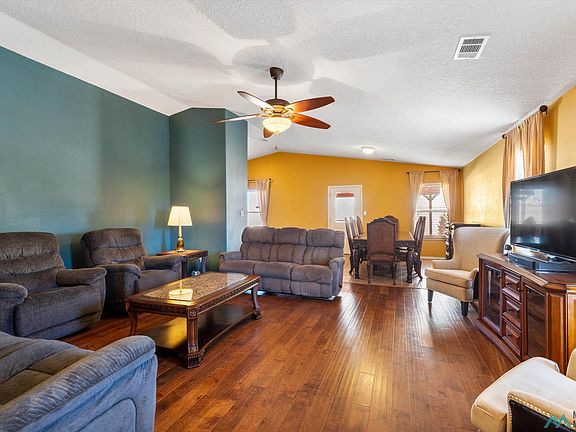 2nd image of 1317 Aspen Meadows Dr NE