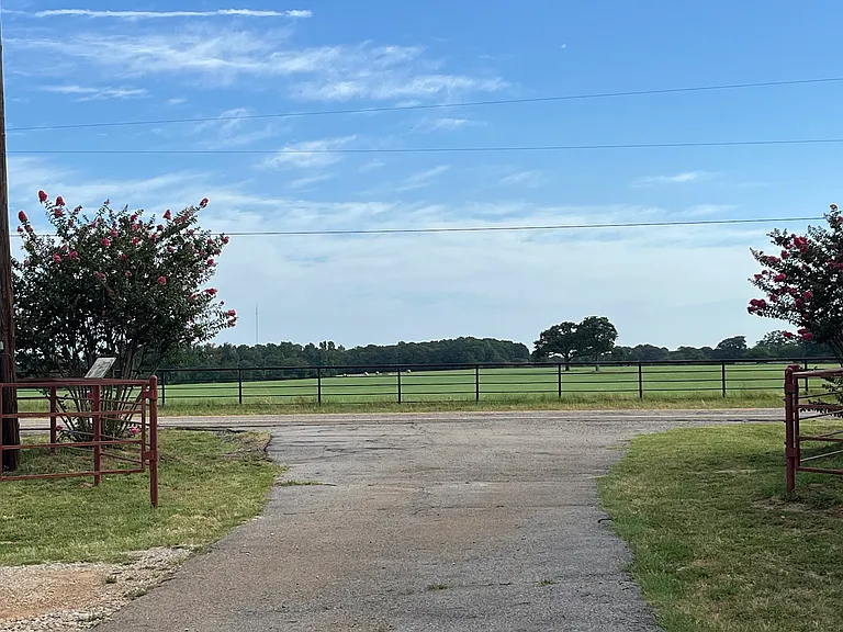 2730 FM 16 — Photo 31