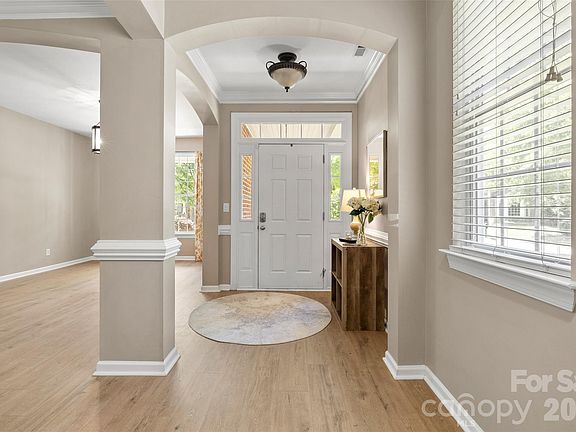5th image of 1419 Ridge Haven Rd