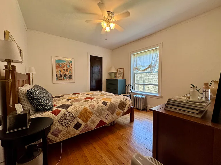 1448 W Winnemac Ave #1 — Photo 8