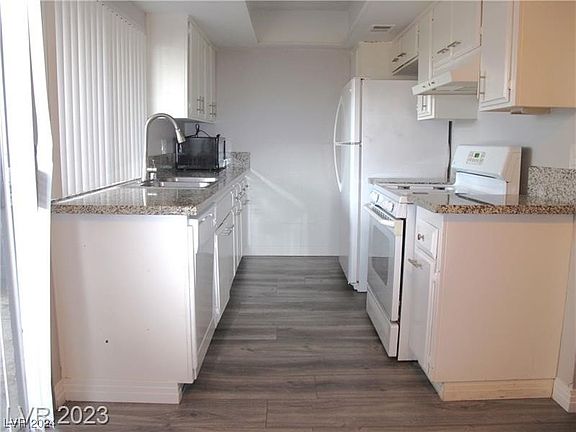 4th image of 1390 Vegas Valley Dr APT 35