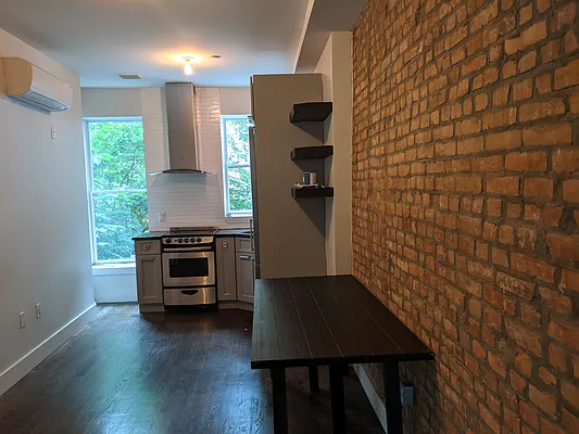 Rented by Zee Management LLC | media 25