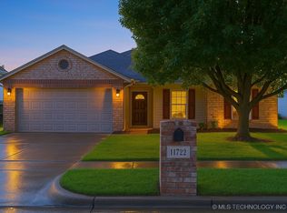 11722 S Gum Ave, Jenks, OK 74037
