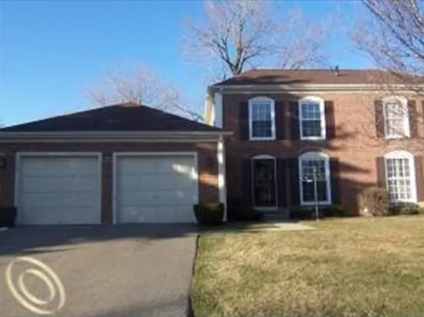 1140 Kings Cove Dr #1, Rochester Hills, MI 48306